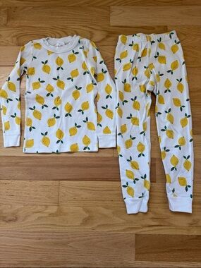 Hanna Andersson Cream and Yellow Lemon Print Pajama Set